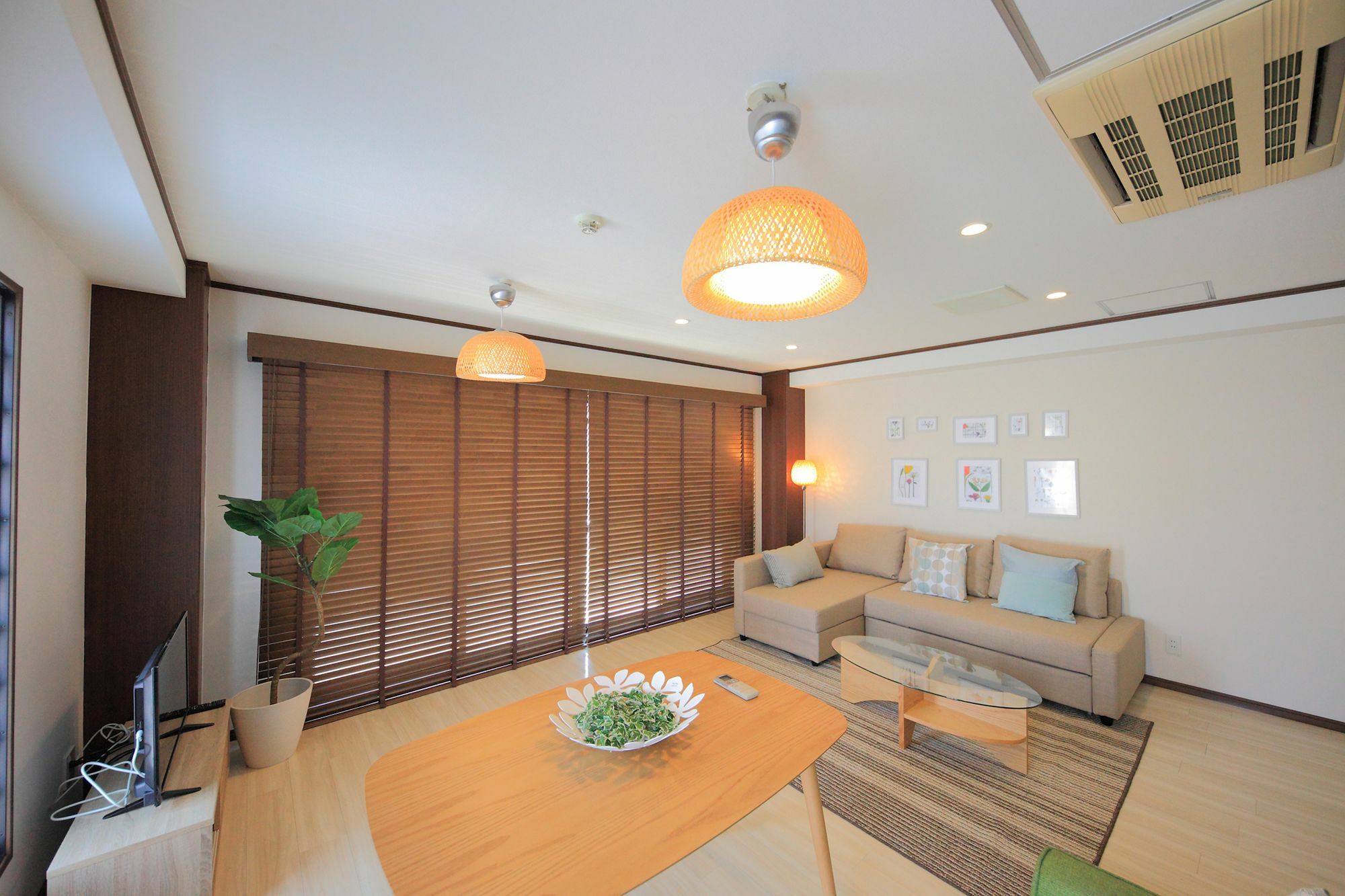 Grandouce Shinsaibashi-Higashi Apartment Osaka Bagian luar foto